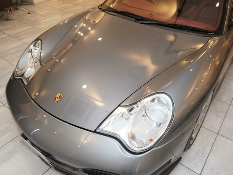 911
