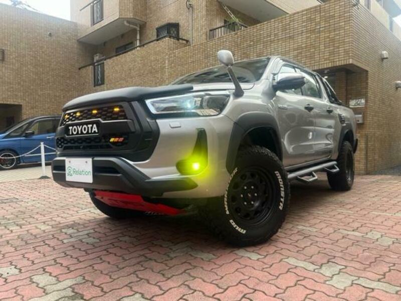 TOYOTA HILUX