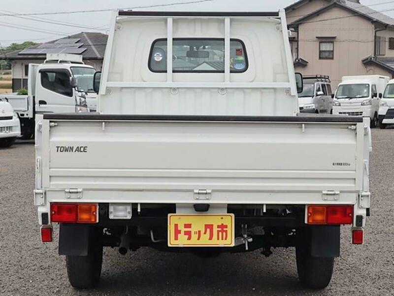 TOWNACE TRUCK