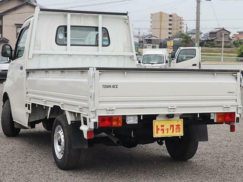 TOWNACE TRUCK