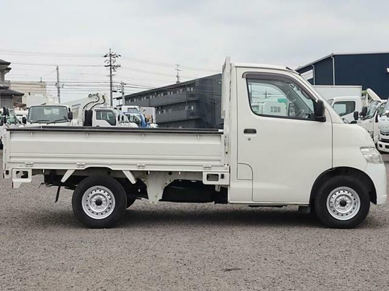 TOWNACE TRUCK