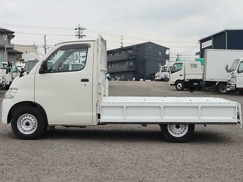 TOWNACE TRUCK