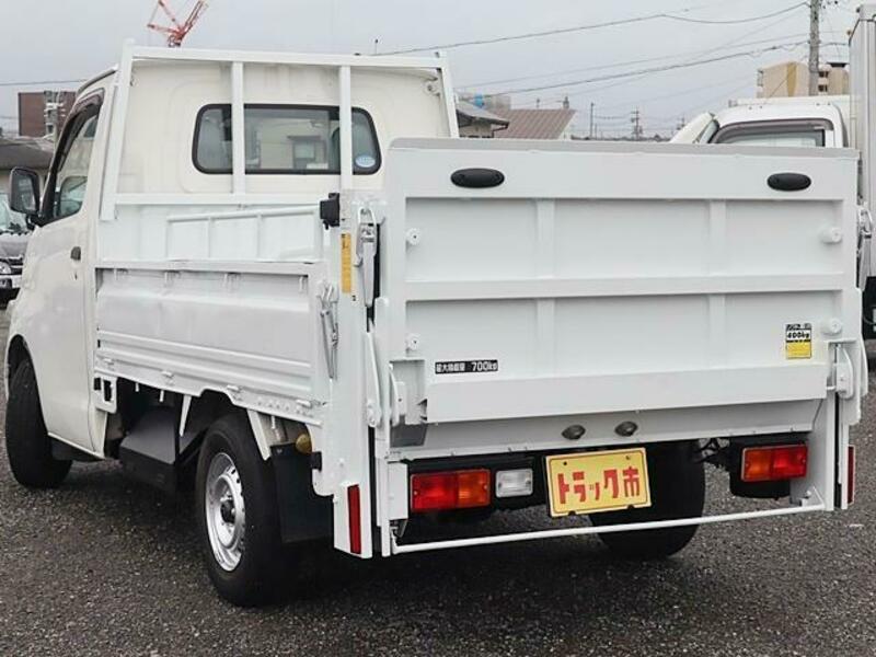 TOWNACE TRUCK