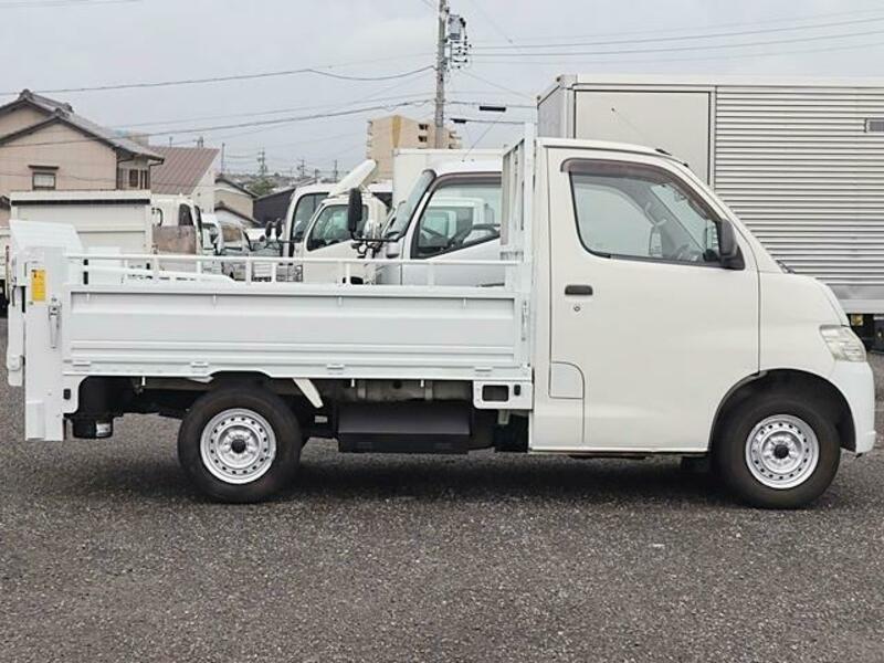 TOWNACE TRUCK