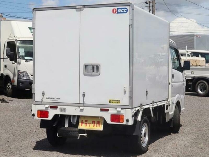MINICAB TRUCK