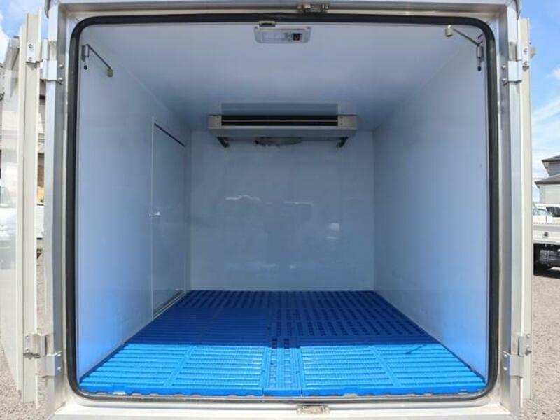 MINICAB TRUCK