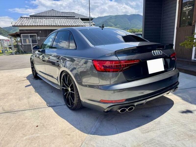 A4