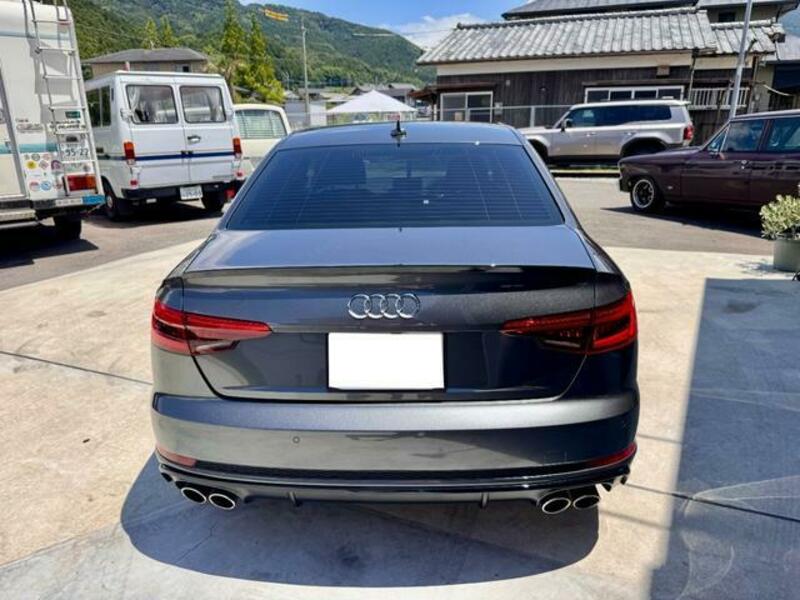 A4