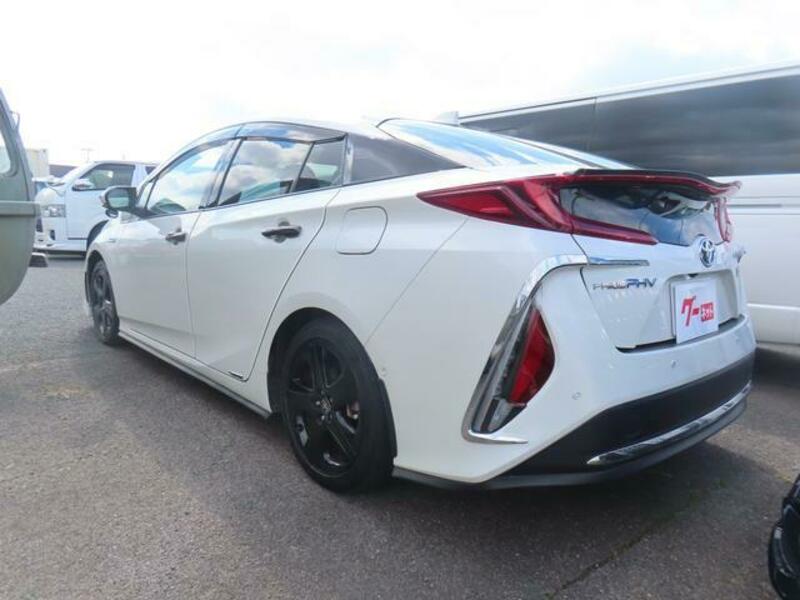 PRIUS PHV