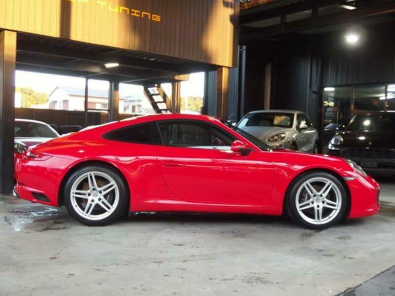 911