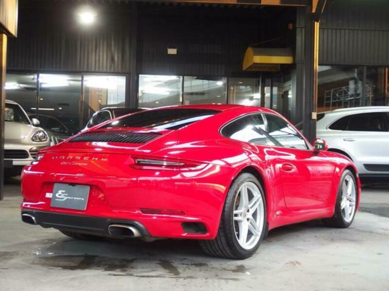 911