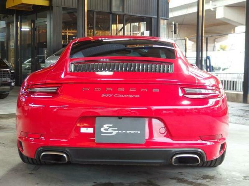 911