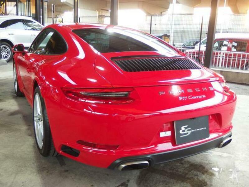 911