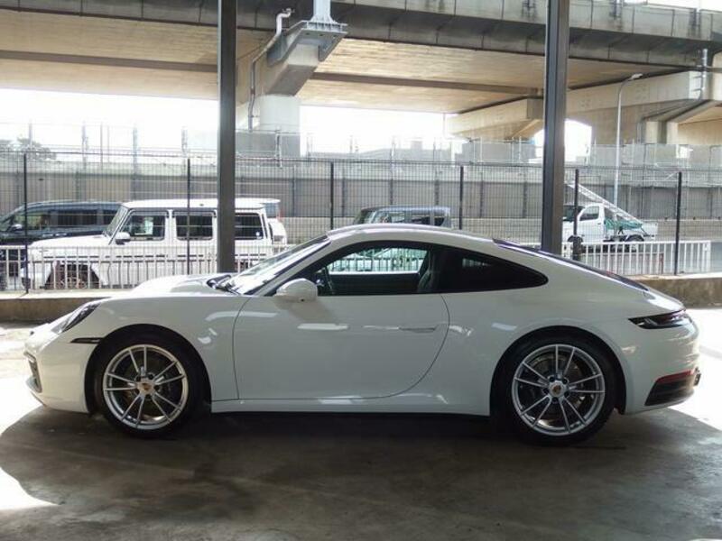911