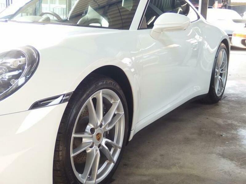 911