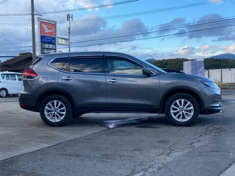 X-TRAIL