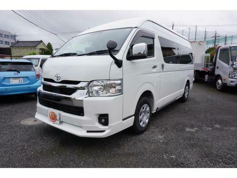TOYOTA HIACE WAGON