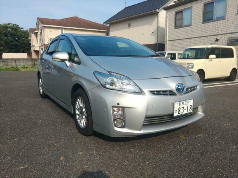 TOYOTA PRIUS
