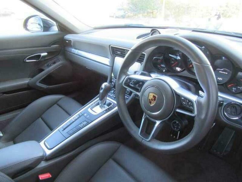 911