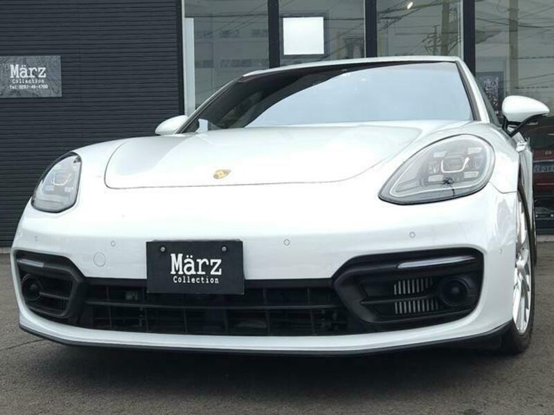 PORSCHE PANAMERA
