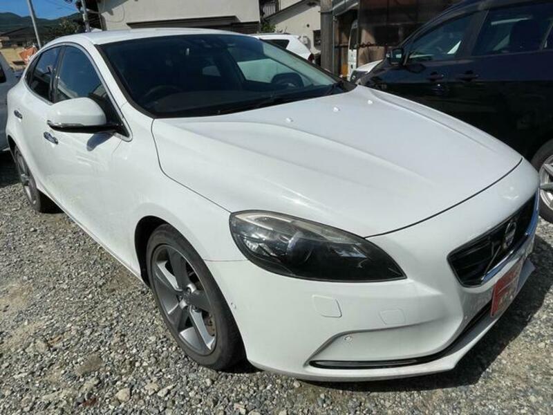 V40
