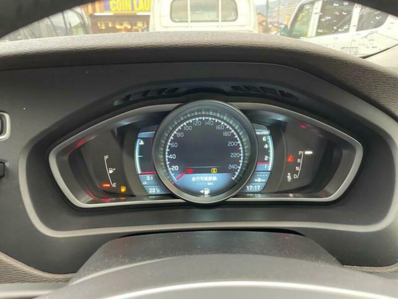 V40