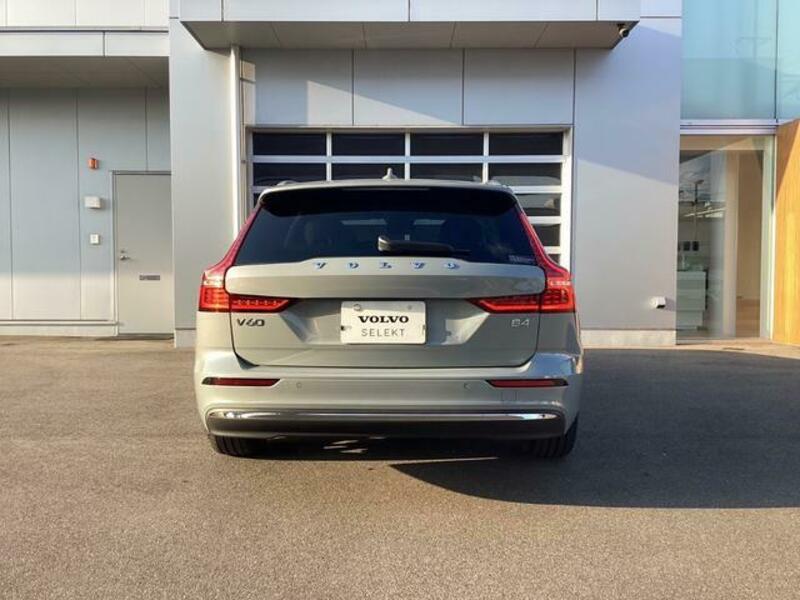 V60