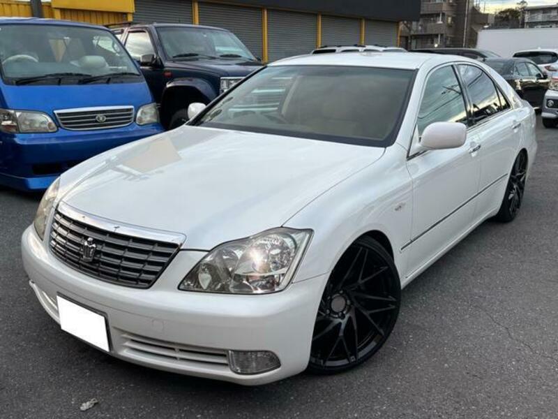 TOYOTA CROWN