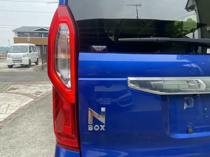 N BOX