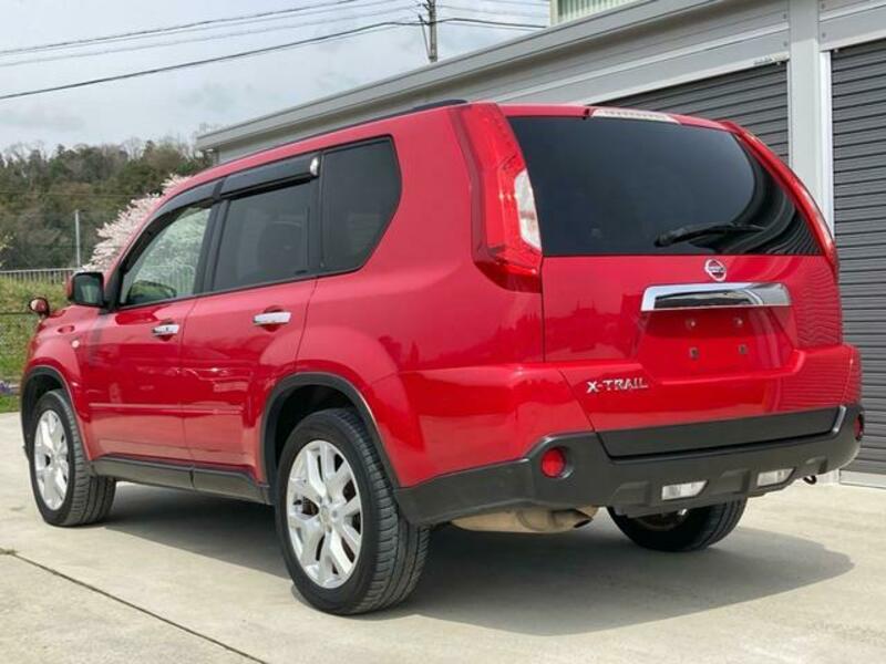 X-TRAIL