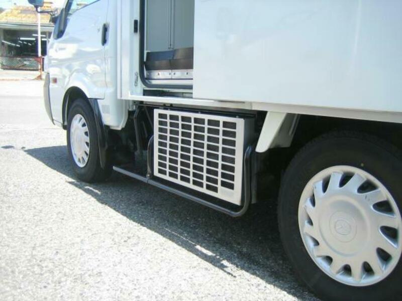 BONGO TRUCK