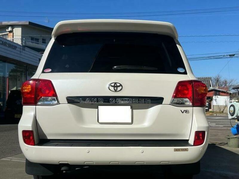 LAND CRUISER