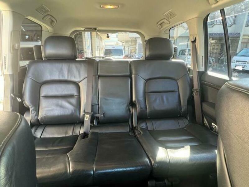LAND CRUISER