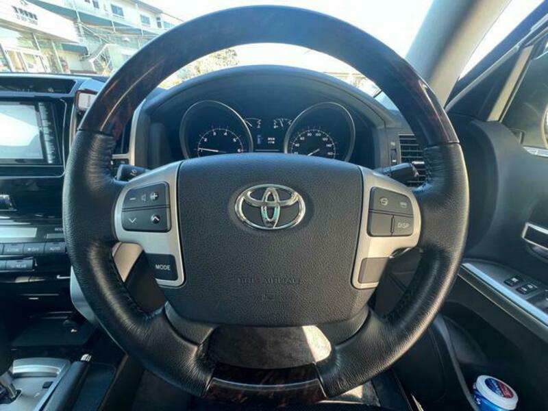 LAND CRUISER