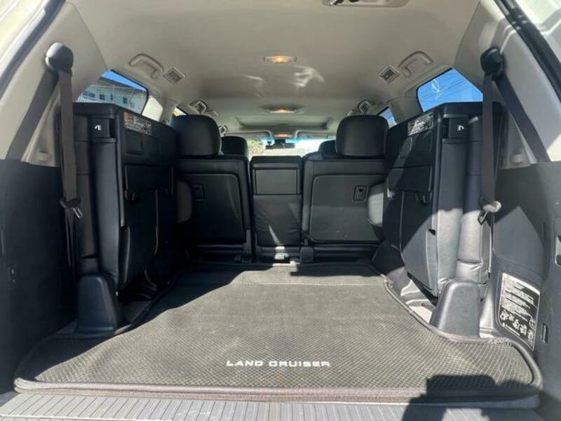 LAND CRUISER