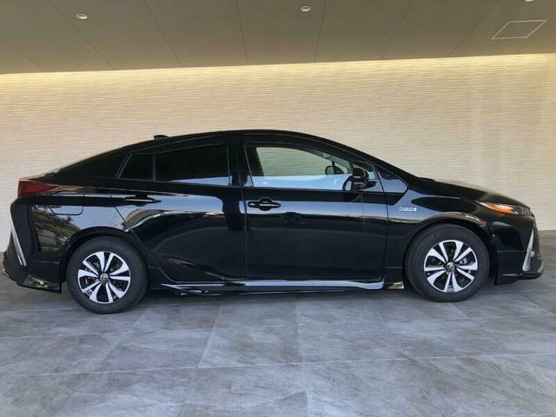 PRIUS PHV