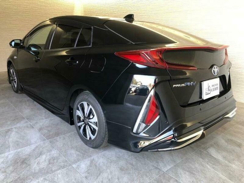 PRIUS PHV