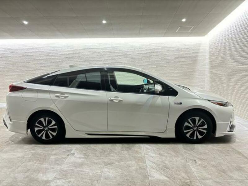 PRIUS PHV