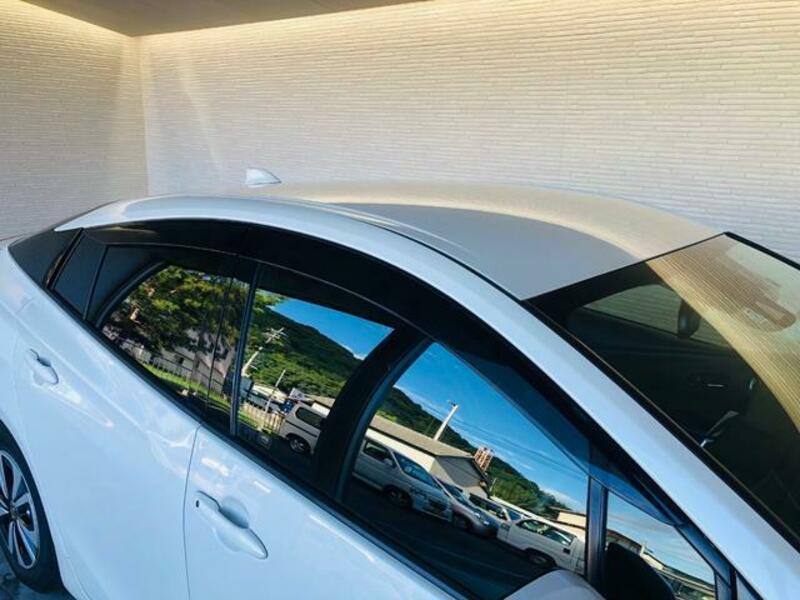 PRIUS PHV