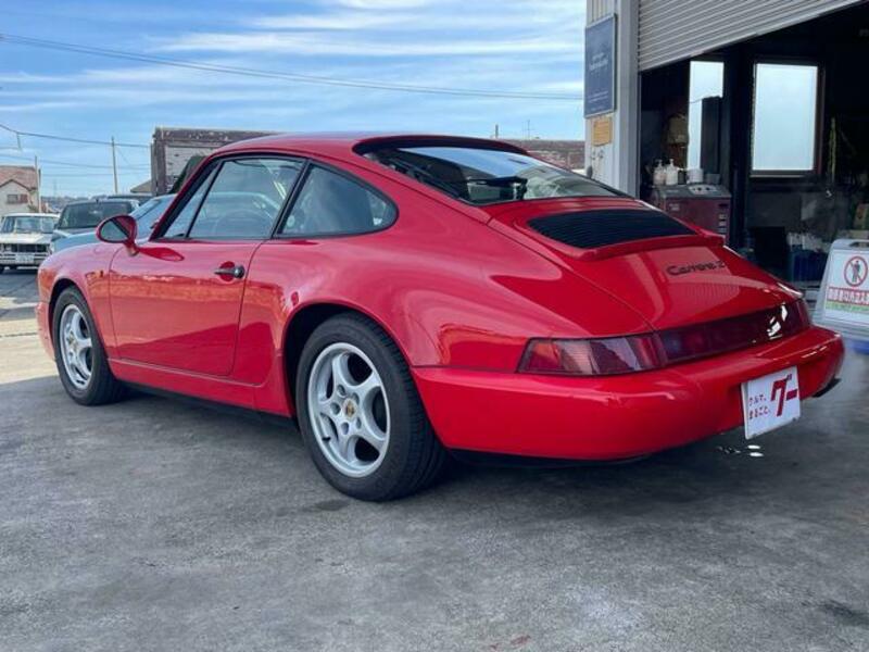 911