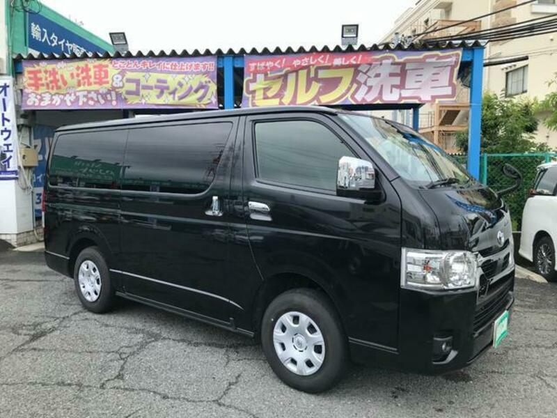 TOYOTA HIACE VAN
