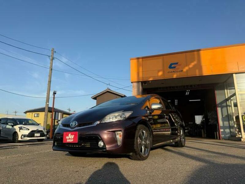 TOYOTA PRIUS