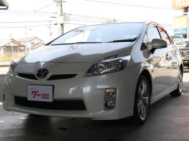 TOYOTA PRIUS