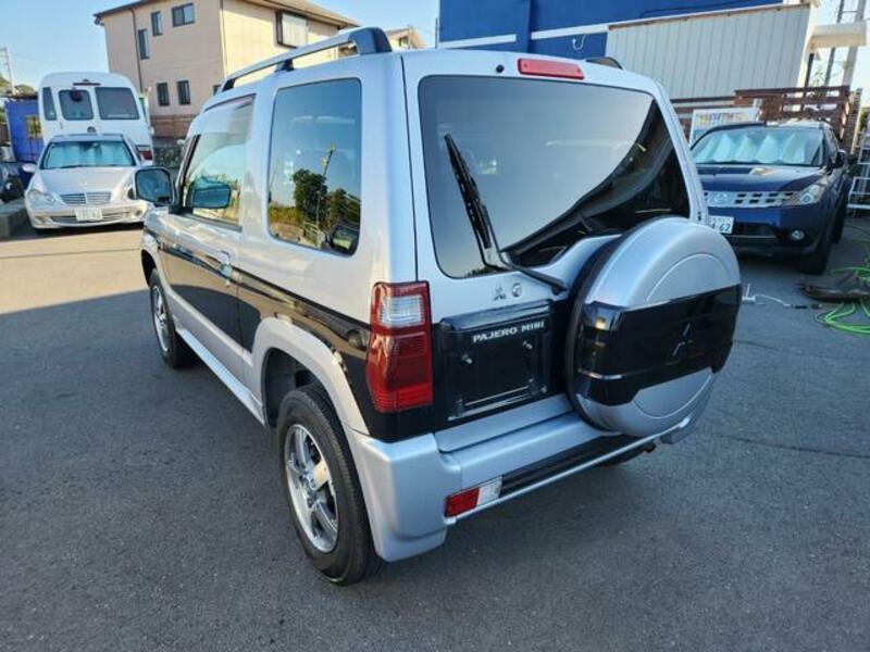 PAJERO MINI