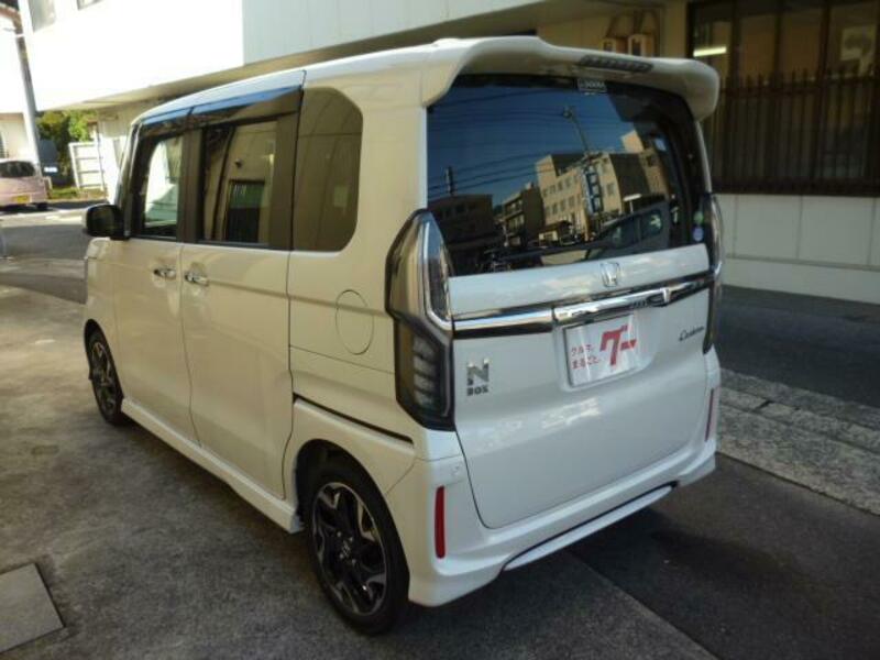 N BOX CUSTOM