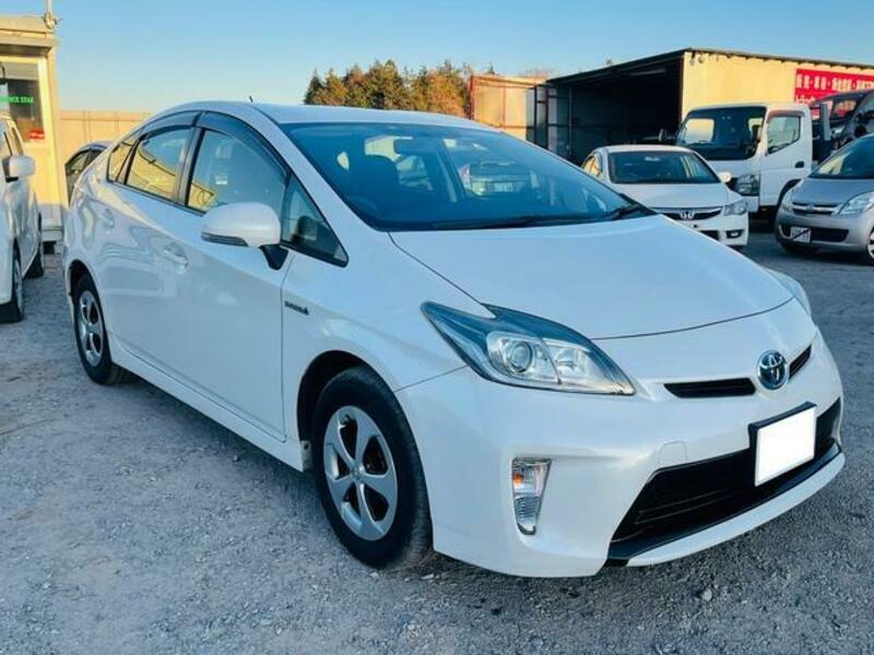 TOYOTA PRIUS