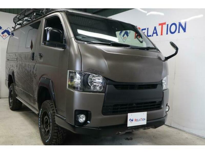 TOYOTA HIACE VAN