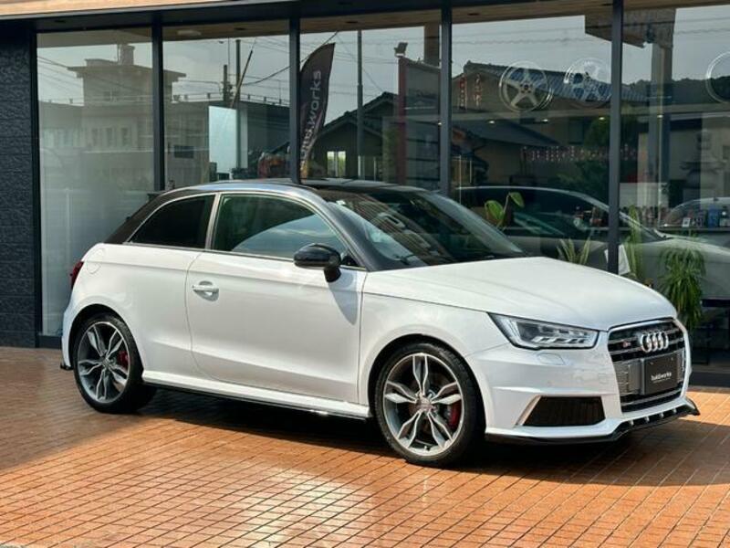 AUDI S1