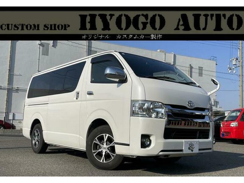 TOYOTA HIACE VAN