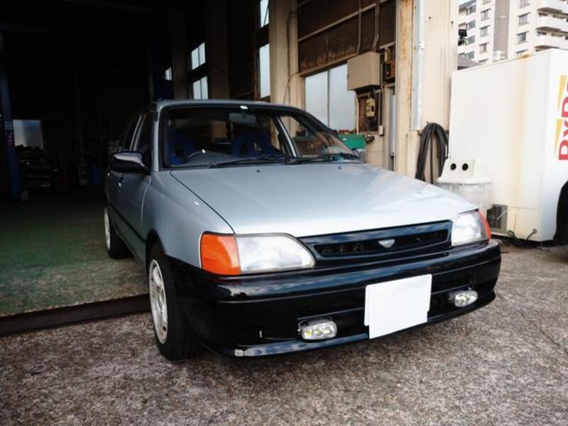 TOYOTA STARLET